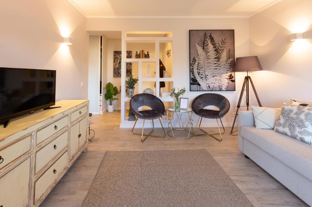 Beachome4u3 Carcavelos (Lisbon)